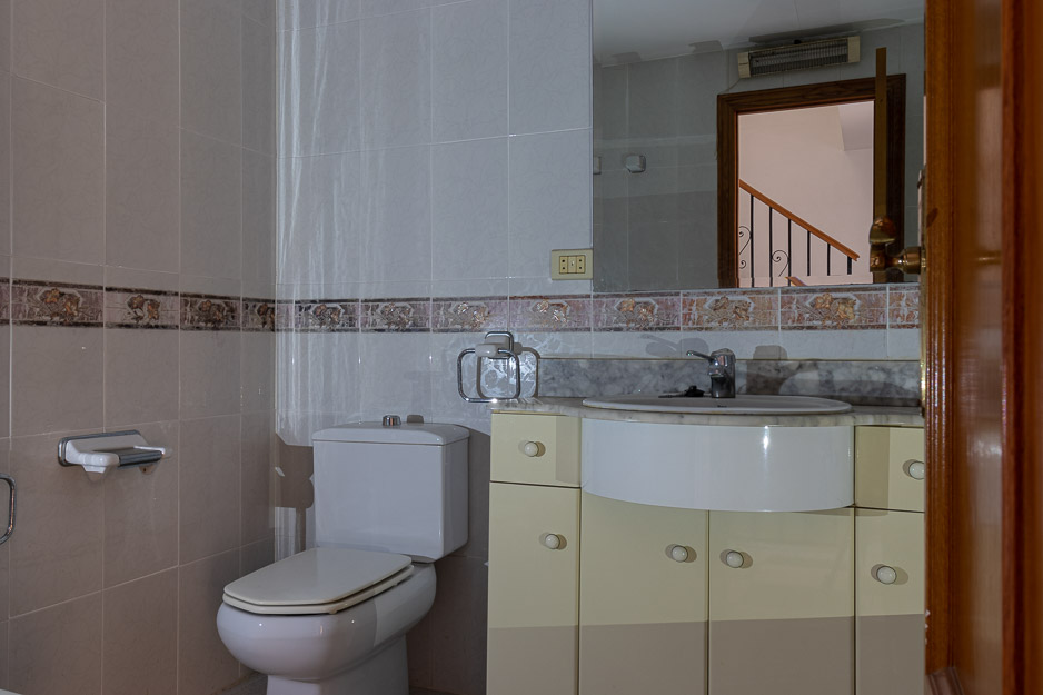 6 Habitaciones Habitaciones,2 BathroomsBathrooms,Casa de pueblo,En venta,1010